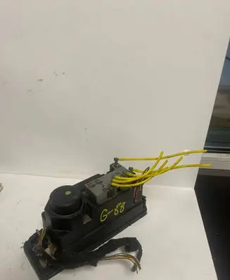 Mercedes-Benz E W210 Central locking vacuum pump 2108001048