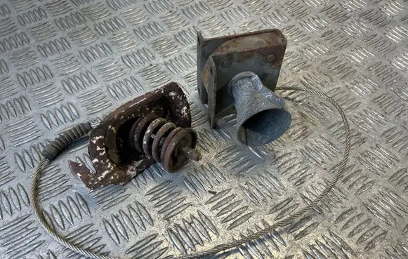 KIA Sorento Spare wheel mounting bracket 