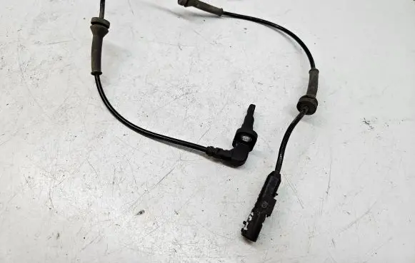 Renault Laguna III ABS brake wheel speed sensor 479100001N