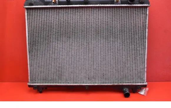 Suzuki Grand Vitara II Coolant radiator