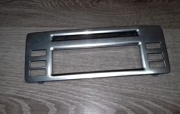 Volvo V70 Radio/GPS head unit trim 1303415