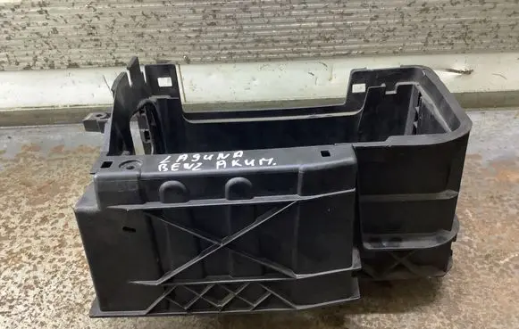 Battery box tray