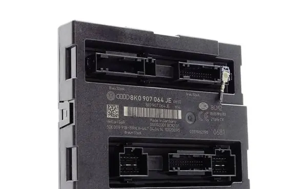 Audi A4 S4 B8 8K Central body control module 8K0907064JE