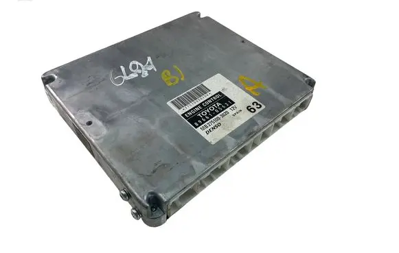 Toyota Avensis T250 Engine control unit/module ECU 8966105631