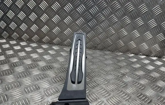 BMW X6 G06 Accelerator throttle pedal 6889820
