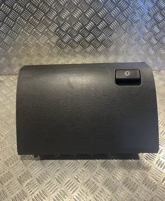 Toyota Avensis T270 Glove box lid/cover 5555005100