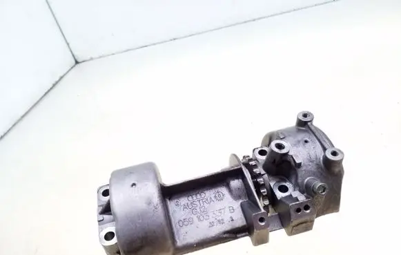 Audi A6 S6 C5 4B Oil pump balance shaft 059103337B