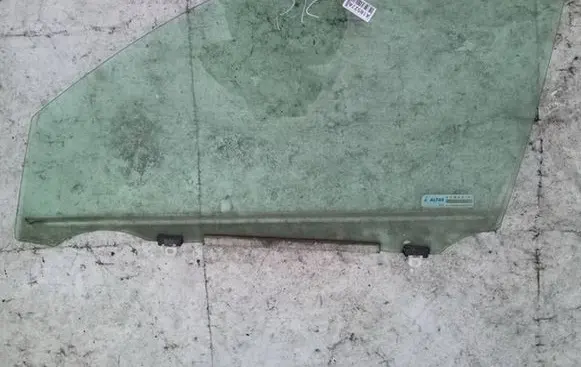 Toyota RAV 4 (XA30) Front door window glass four-door as2