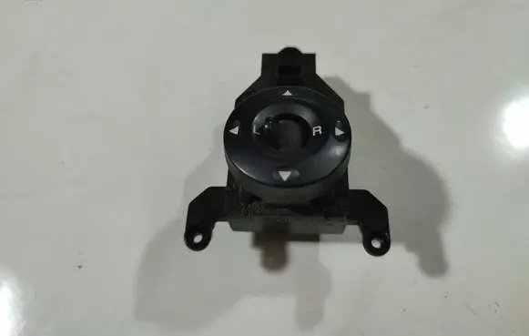 Hyundai Santa Fe Wing mirror switch 371480