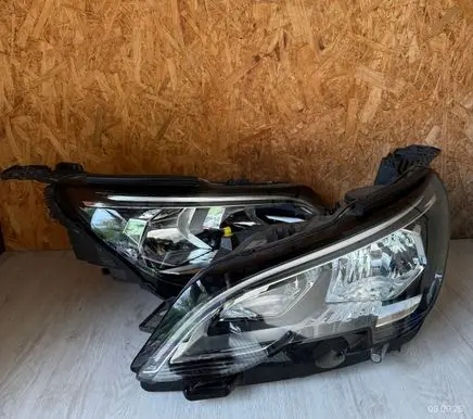 Peugeot 3008 II Headlights/headlamps set 9810478080
