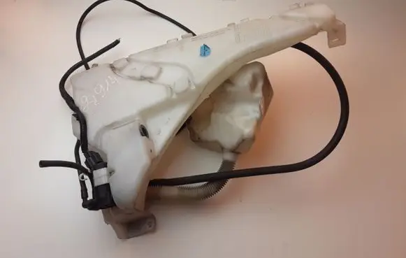 Volvo C30 Windshield washer fluid reservoir/tank 31253149