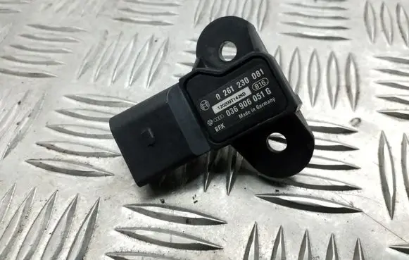Volkswagen Golf V Air pressure sensor 0261230081 036906051G