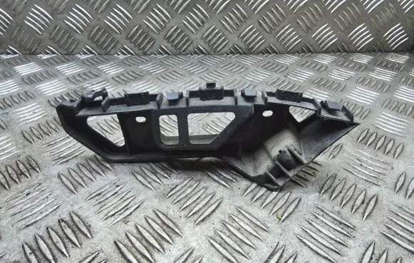 Front bumper mounting bracket