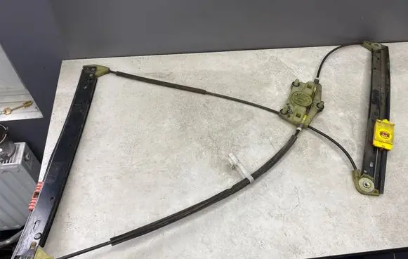 Audi A4 S4 B6 8E 8H Front window lifting mechanism without motor 