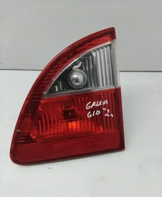 Tailgate rear/tail lights