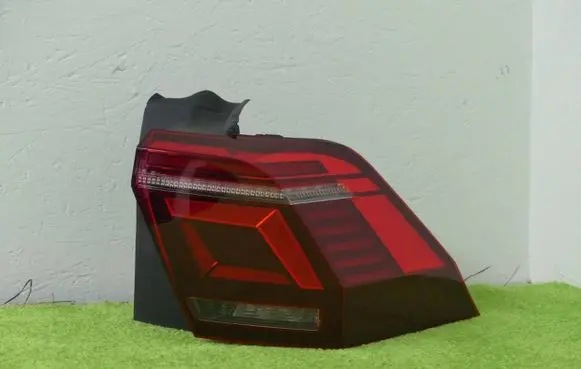 Volkswagen Tiguan Rear/tail lights 5NA945208H