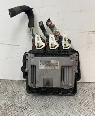Peugeot 2008 I Engine control unit/module 0281030546 9807885980 9666729580