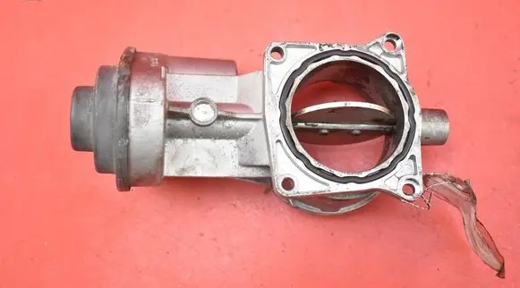 Volkswagen Phaeton Throttle body valve 07Z128069A