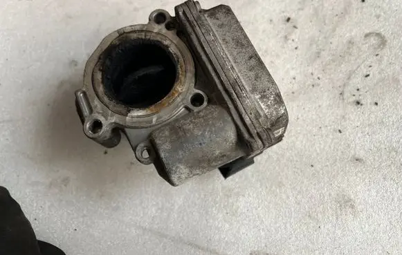 Skoda Roomster (5J) Throttle valve 045128063G