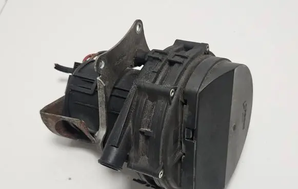 BMW 3 E46 Secondary air pump 7553043 05T199 72216