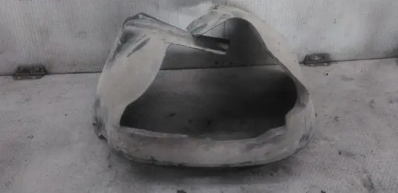 Front wheel arch liner splash guards