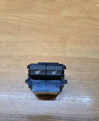 Volvo XC70 Seat heating switch 30782149 MW382100077 SN0F33012B