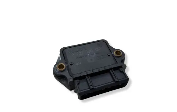 Audi 80 90 B3 Ignition amplifier control unit 0227100137