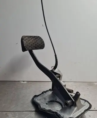 Mercedes-Benz S W140 Brake pedal 1402900419 AMG18741