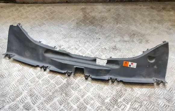 Ford Grand Tourneo Connect Radiator trim 