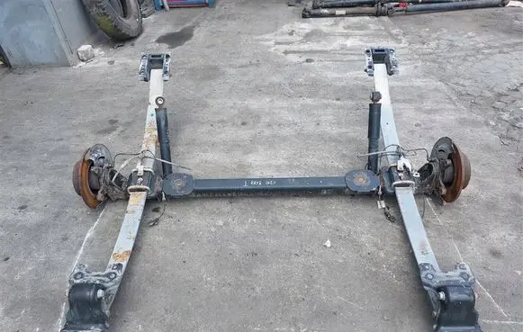 Renault Master III Rear axle beam 550201735R