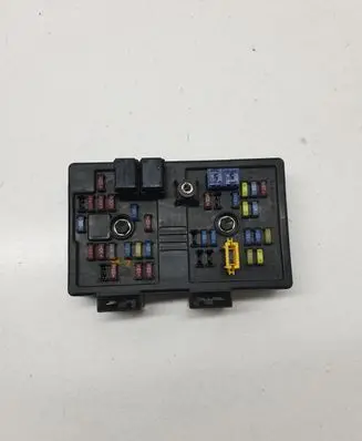 Chevrolet Captiva Fuse module 96821082