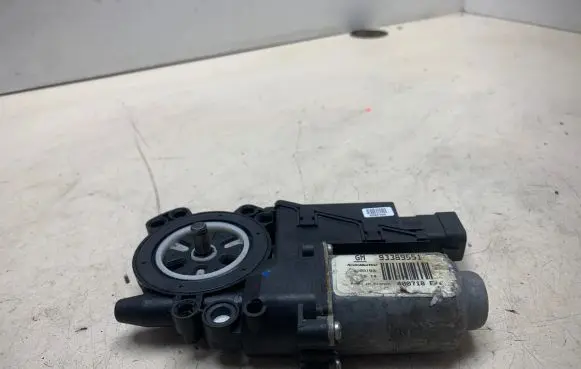 Opel Meriva A Front door window regulator motor 93389551 400718