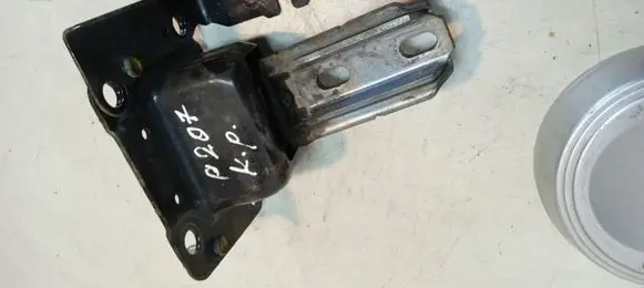 Peugeot 207 Engine mount bracket VARIKLIOPAGALV
