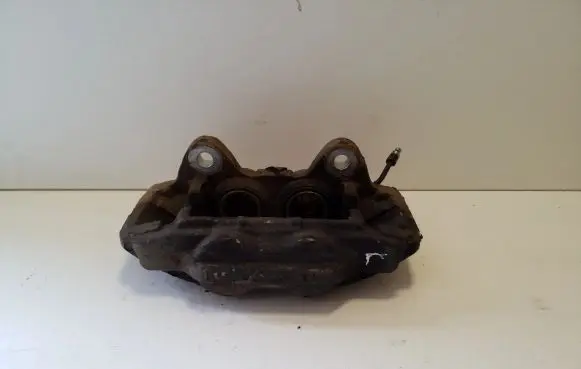 Toyota Hilux (AN120, AN130) Front brake caliper