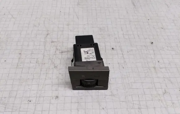 Opel Vectra C Seat heating switch 13138251WE 32429810