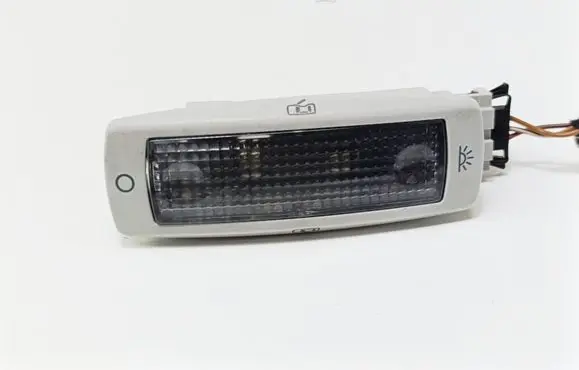 Volkswagen PASSAT B5 Other interior light 3B0947291