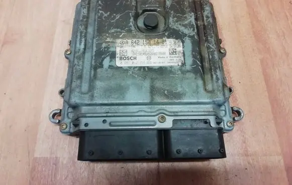 Mercedes-Benz R W251 Engine control unit/module A6421501491 0281012796