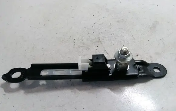 Toyota Land Cruiser (J150) Seat belt height adjuster 