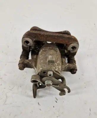 Opel Insignia A Rear brake caliper 