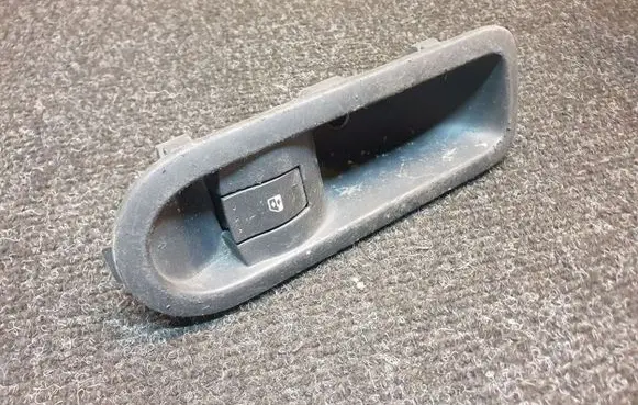 Renault Megane II Electric window control switch 025330