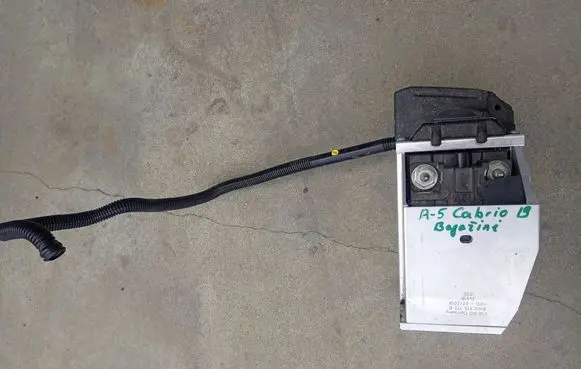 Audi A5 Battery control module 8W0915172B