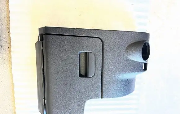 Volkswagen Tiguan Glove box 5M1858210B