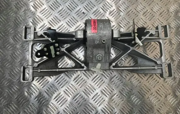 Jaguar XF Gearbox mounting bracket
