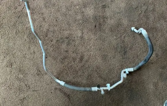 BMW 2 F46 Air conditioning (A/C) pipe/hose 6834659 6832950