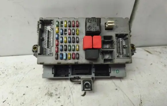 Fiat Punto (188) Fuse box cover 406626