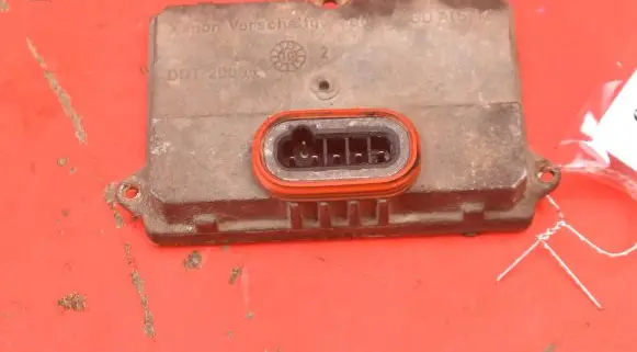 Opel Astra H Voltage converter/converter module 5DV008764-00