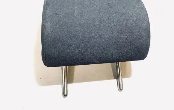 Volkswagen PASSAT B6 Front seat headrest 
