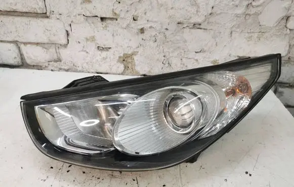 Hyundai ix35 Headlight/headlamp 921012Y