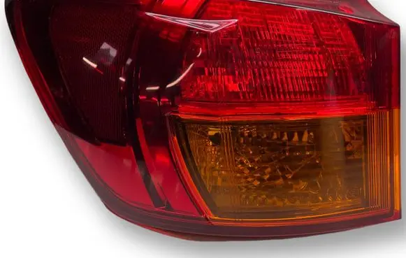 Lexus IS 220D-250-350 Rear/tail lights E111183