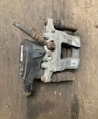 Hyundai i40 Rear brake caliper 8529032